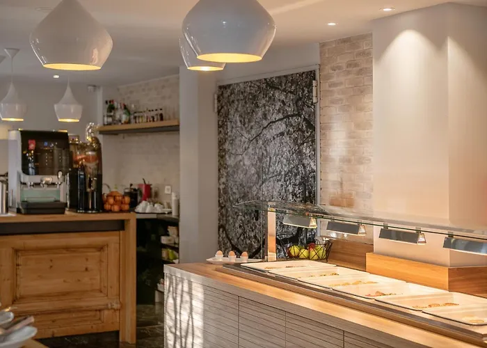 מלון Elia Dorotheou 2*